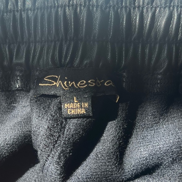 EUC Shinestar Vegan Leather Shorts - Picture 4 of 4